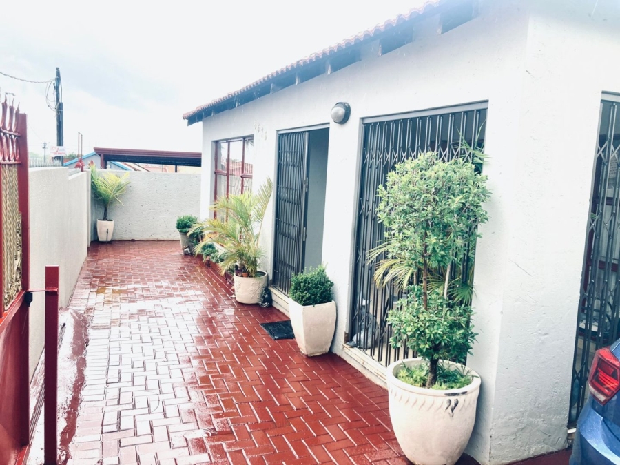 3 Bedroom Property for Sale in Mabopane Unit M North West